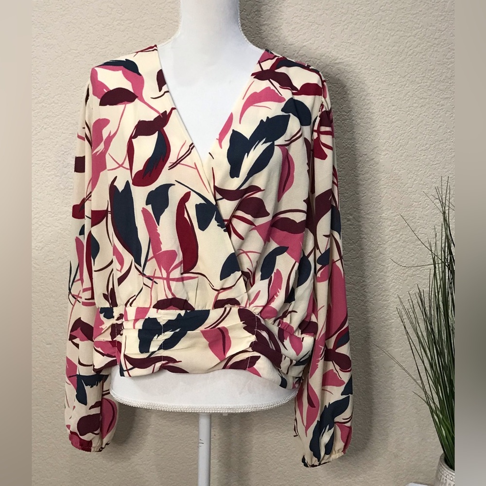 Lane Bryant floral crossover blouse, fitted waist, balloon sleeve sz 22